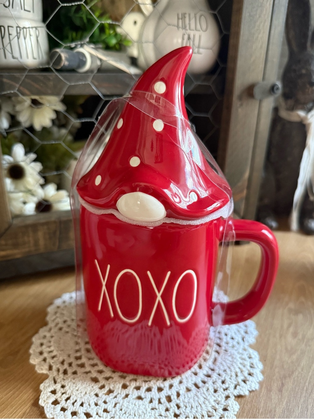 Red XOXO Gnome Mug with Hat Lid
